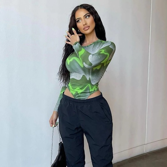 Fashion Nova Tops - 💕😍❤️MAKE AN OFFER! NWT SWIRL ME GREEN BODYSUIT😍💕